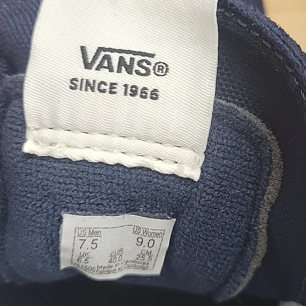 Van's SK8-Hi Brand new in the box no lid authentic uper textile size women 9.0